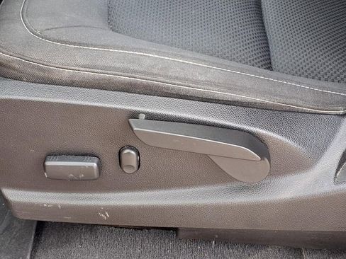 Used 2019 Chevrolet Colorado LT w/ LT Convenience Package image 4