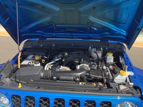 Used 2022 Jeep Gladiator Sport AWD/4WD image 46