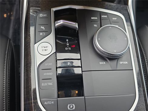 Certified 2023 BMW 330e w/ Driving Assistance Package image 22