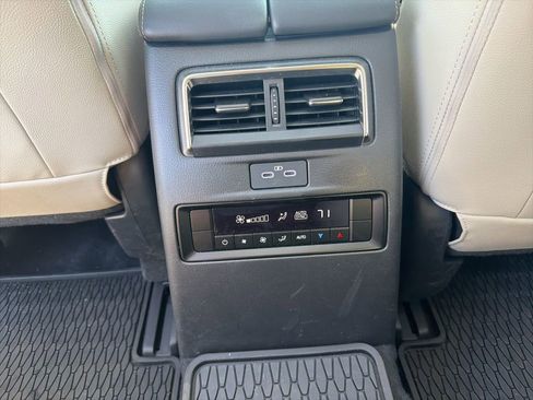 Used 2025 MAZDA CX-90 3.3 Turbo w/ Preferred Package image 16