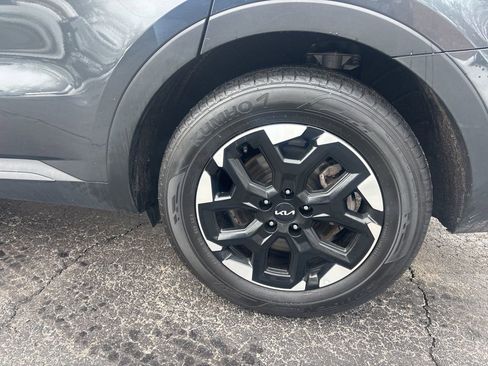 Used 2024 Kia Sorento S image 11