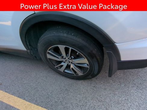 Used 2018 Toyota RAV4 XLE AWD/4WD image 5