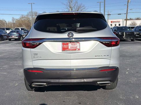 Used 2018 Buick Enclave Essence image 29