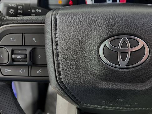 Used 2025 Toyota Tacoma SR5 image 18