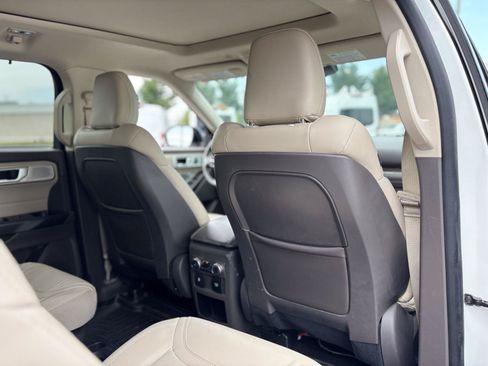 Used 2020 Ford Explorer Platinum w/ Premium Technology Package AWD/4WD image 20