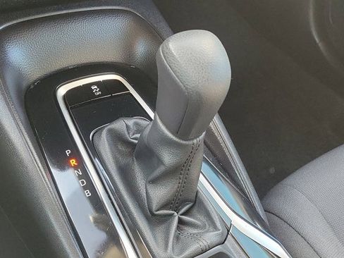 Used 2021 Toyota Corolla LE image 30