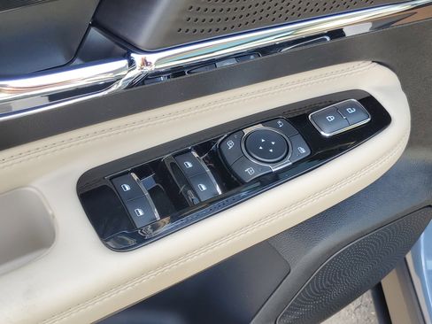 New 2026 Lincoln Corsair Premiere image 10