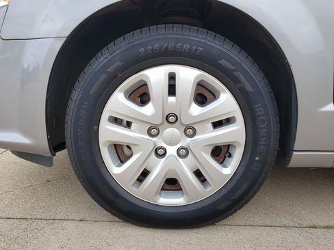Used 2018 Dodge Grand Caravan SE w/ UConnect Hands-Free Group FWD image 27
