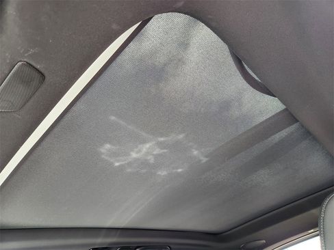 Used 2022 Volvo XC60 T8 R-Design w/ Advanced Package image 28