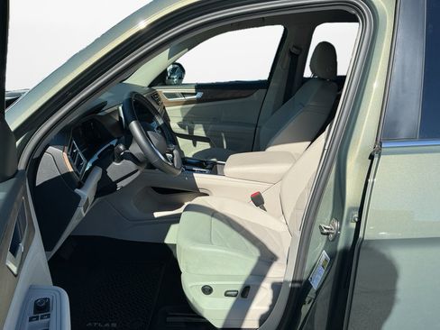 Certified 2026 Volkswagen Atlas SE w/ Panoramic Sunroof Package AWD/4WD image 11