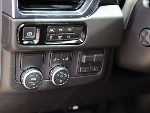 New 2026 GMC Yukon XL Denali w/ Denali Reserve Package RWD image 19