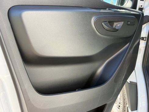 New 2025 Mercedes-Benz eSprinter 170 Cargo image 17