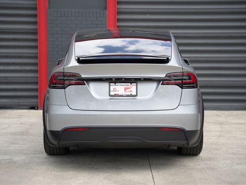 Used 2024 Tesla Model X image 5