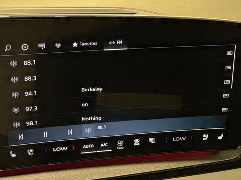 New 2025 Audi Q6 e-tron Premium Plus image 17