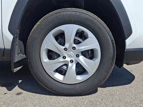 Used 2025 Toyota RAV4 LE image 10