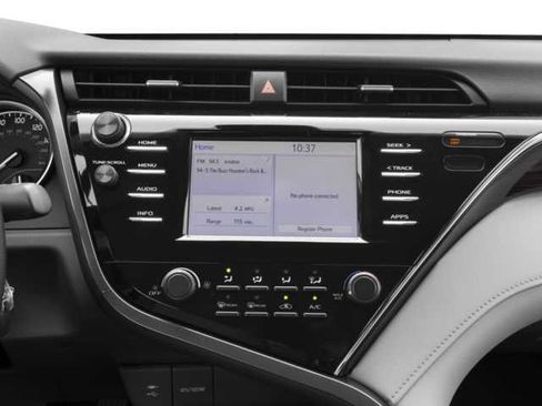 Used 2018 Toyota Camry LE FWD image 7