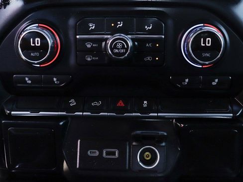 Used 2021 Chevrolet Silverado 1500 RST w/ Z71 Off-Road Package image 33