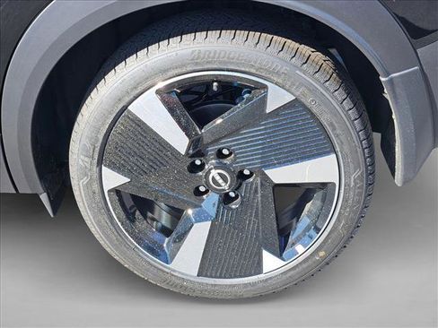 New 2026 Nissan Kicks SR image 9