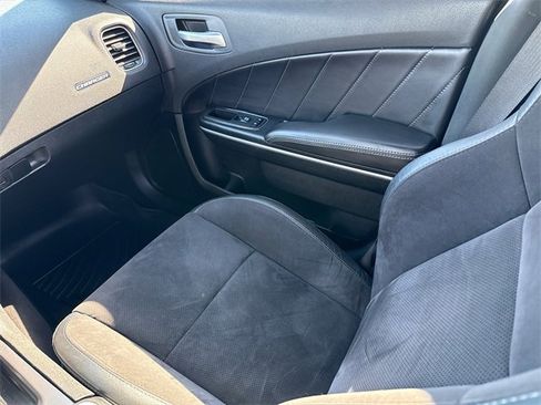 Used 2018 Dodge Charger R/T Scat Pack image 17
