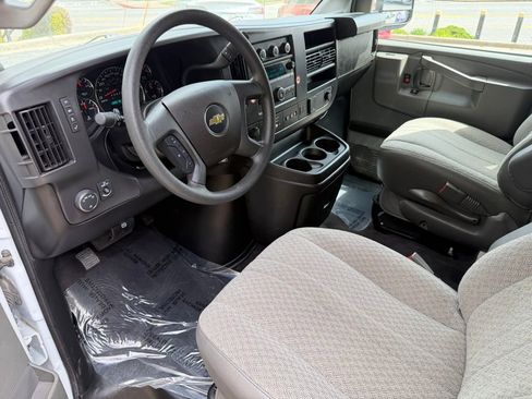 Used 2025 Chevrolet Express 3500 LT w/ LT Preferred Equipment Group image 25