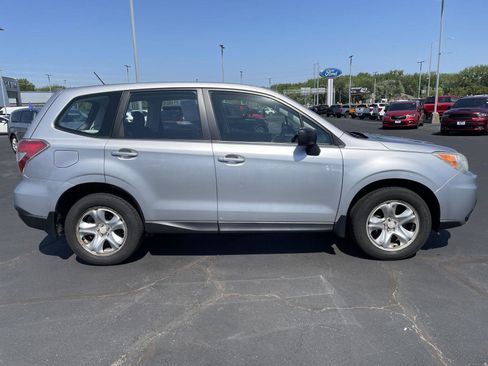 Used 2014 Subaru Forester 2.5i AWD/4WD image 2