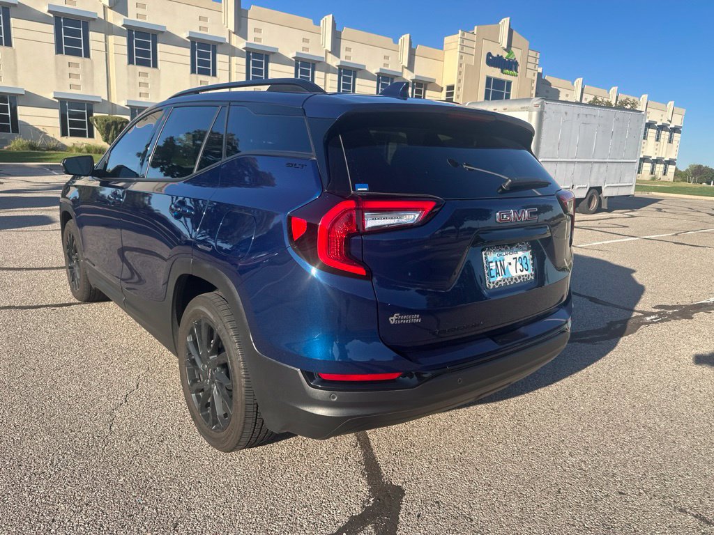 Used 2023 GMC Terrain SLT w/ Tech Package FWD image 7