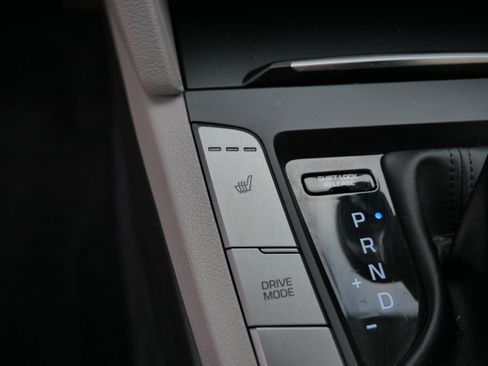 Used 2018 Hyundai Elantra Value Edition FWD image 29