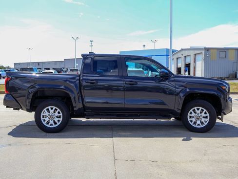 Used 2025 Toyota Tacoma SR5 RWD image 23