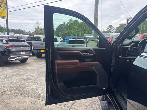 Used 2023 GMC Sierra 1500 Denali Ultimate AWD/4WD image 6