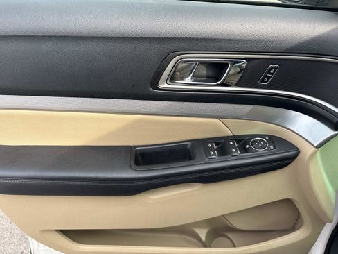 Used 2016 Ford Explorer XLT w/ Equipment Group 202A image 12