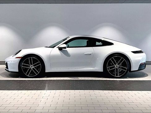 Used 2025 Porsche 911 Carrera image 2
