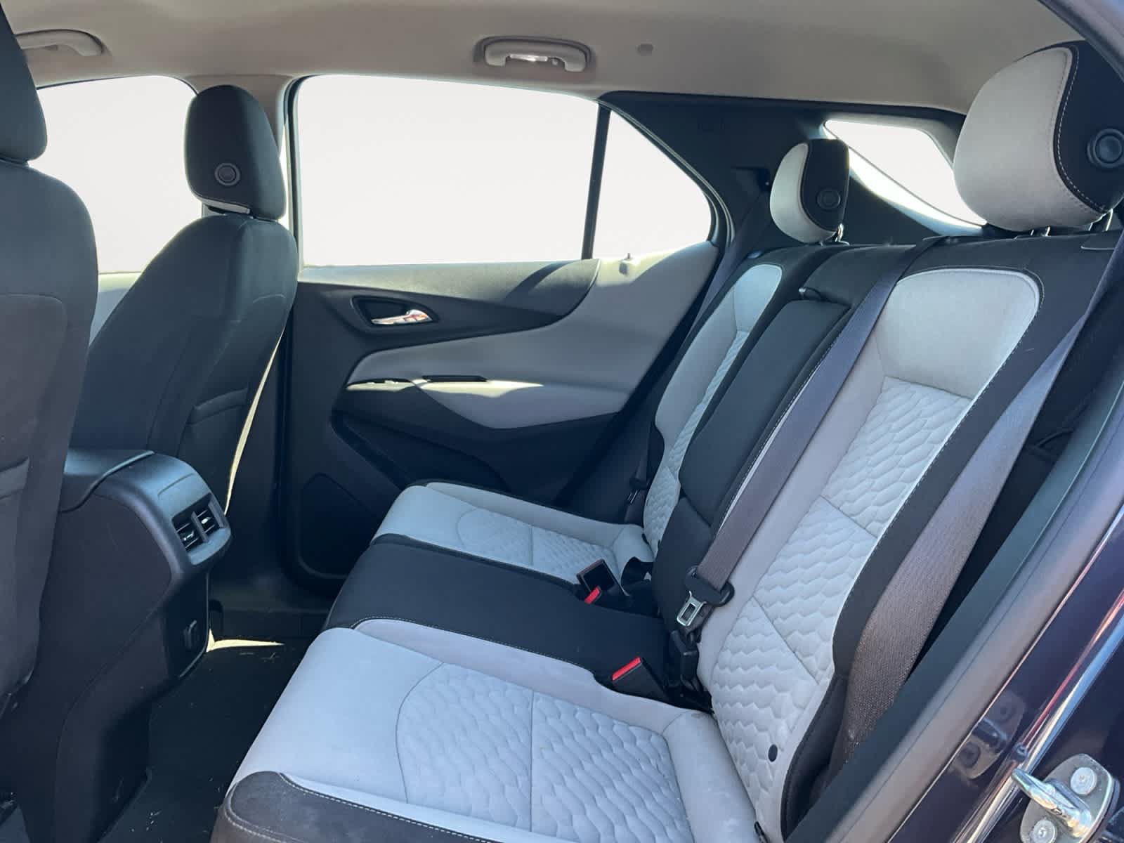 Used 2018 Chevrolet Equinox LS FWD image 13