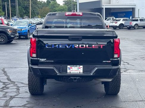 Used 2024 Chevrolet Colorado ZR2 w/ Technology Package AWD/4WD image 20