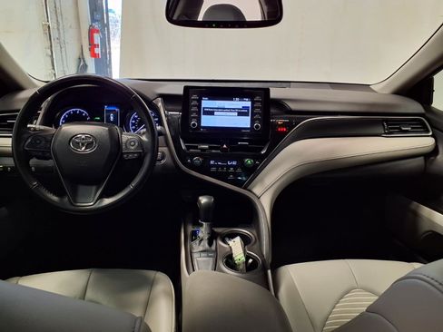 Used 2023 Toyota Camry SE w/ Convenience Package image 11
