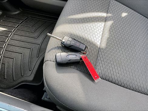 Used 2017 Ford F150 XLT w/ Equipment Group 302A Luxury image 15