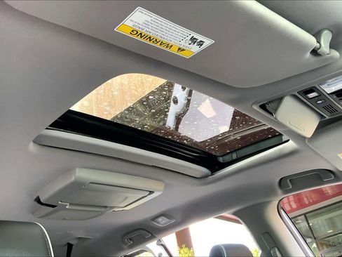 Used 2023 Honda Odyssey Elite image 13