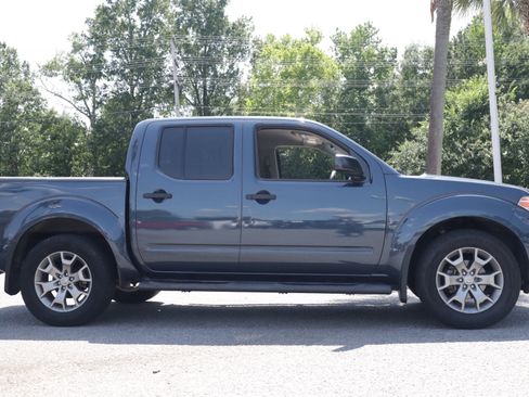 Used 2020 Nissan Frontier SV RWD image 6