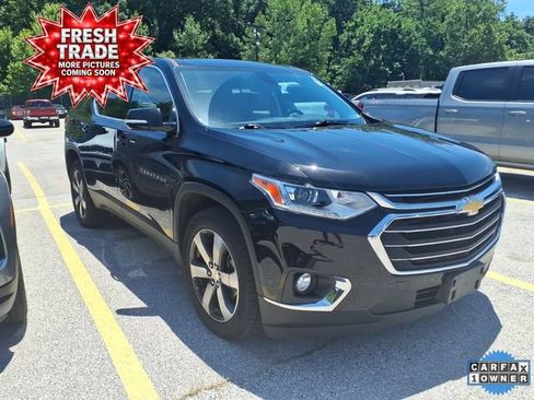 Used 2019 Chevrolet Traverse LT w/ LT Premium Package AWD/4WD image 5