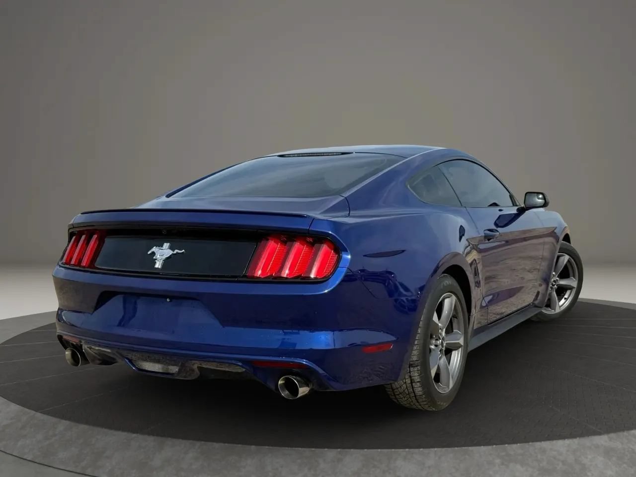 Used 2015 Ford Mustang Coupe w/ Equipment Group 051A RWD image 2