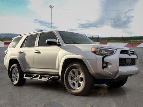 Used 2022 Toyota 4Runner SR5 RWD image 2