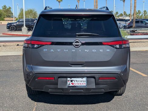 Certified 2025 Nissan Pathfinder SV FWD image 5