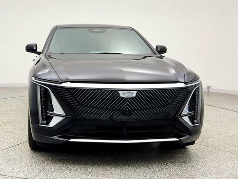 Used 2024 Cadillac Lyriq Luxury image 2