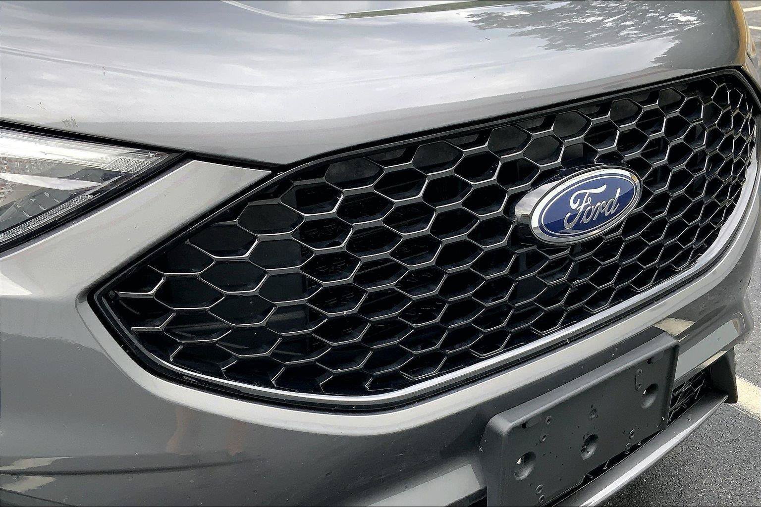 Used 2022 Ford Edge ST-Line w/ Class II Trailer Tow Package AWD/4WD image 29