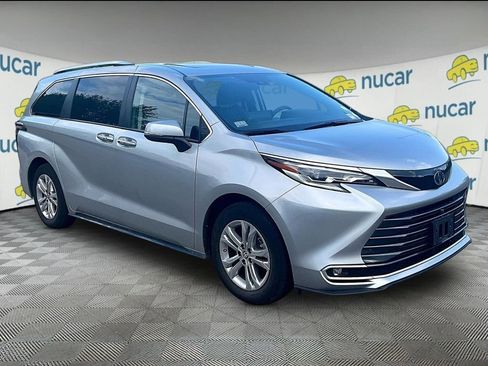 Used 2024 Toyota Sienna Platinum AWD/4WD image 1