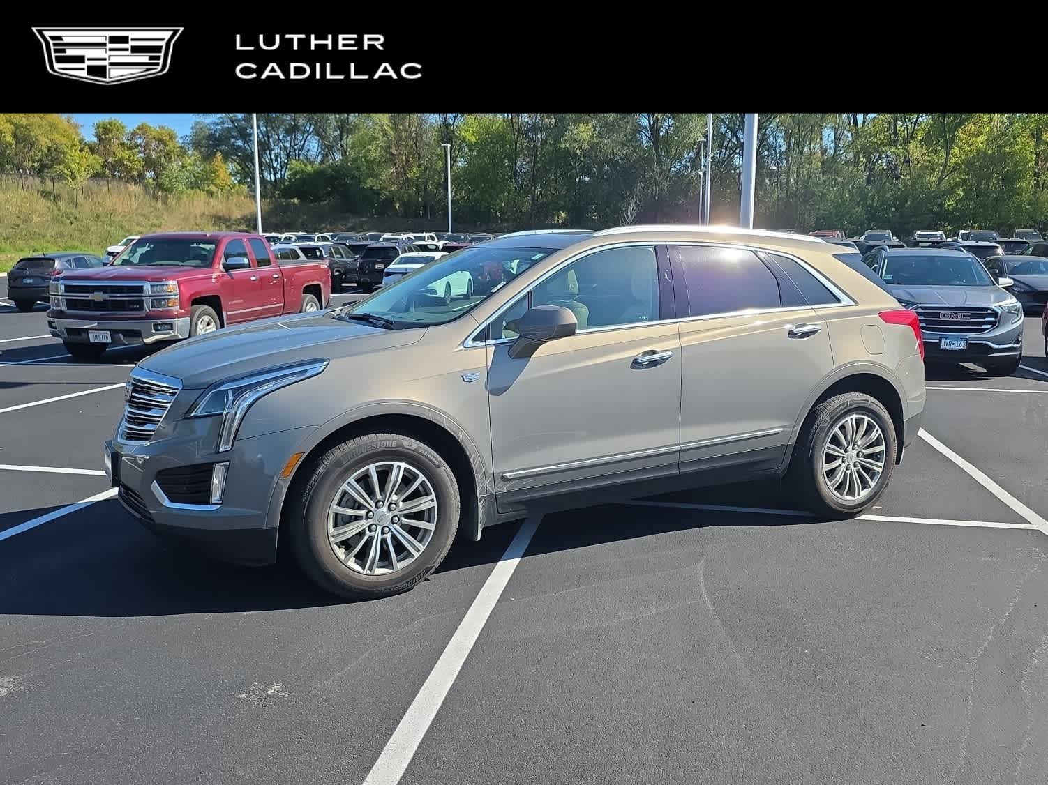 Used 2017 Cadillac XT5 Luxury w/ Driver Awareness Package AWD/4WD image 1