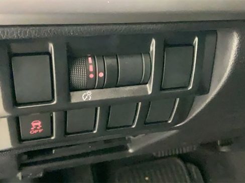 Used 2017 Subaru Outback 2.5i Premium image 19