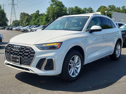 Certified 2023 Audi Q5 2.0T Premium w/ Convenience Package AWD/4WD image 9