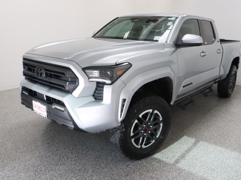 Used 2024 Toyota Tacoma SR5 RWD image 2