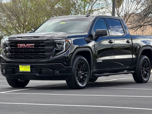 Used 2025 GMC Sierra 1500 Elevation image 16