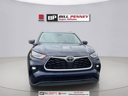 Used 2025 Toyota Highlander XLE image 8